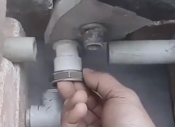 ppr三通怎么換視頻分享，老師傅竟用一個(gè)管件就解決了！