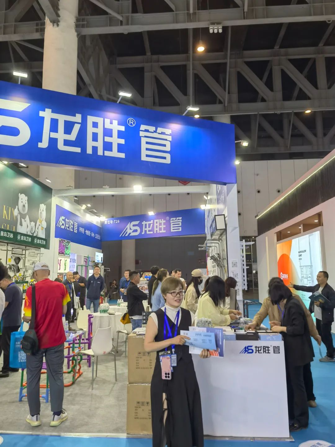 龍勝管2025成都建博會(huì)：用科技重塑健康，以藝術(shù)定義未來