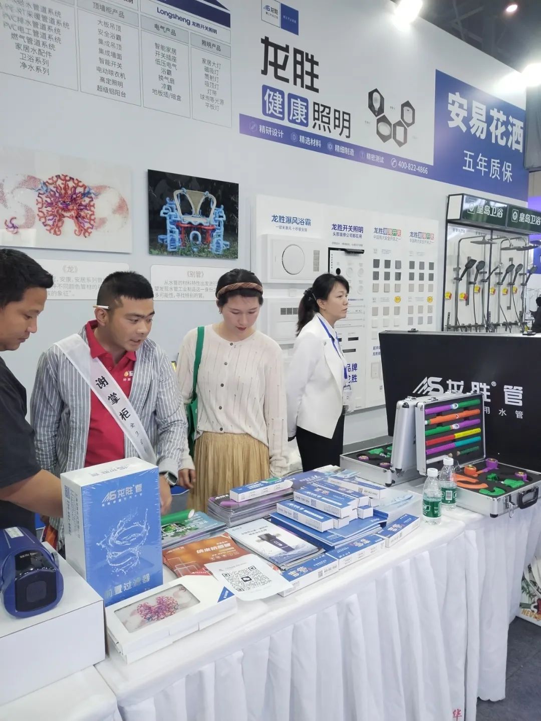 龍勝管2025成都建博會(huì)：用科技重塑健康，以藝術(shù)定義未來