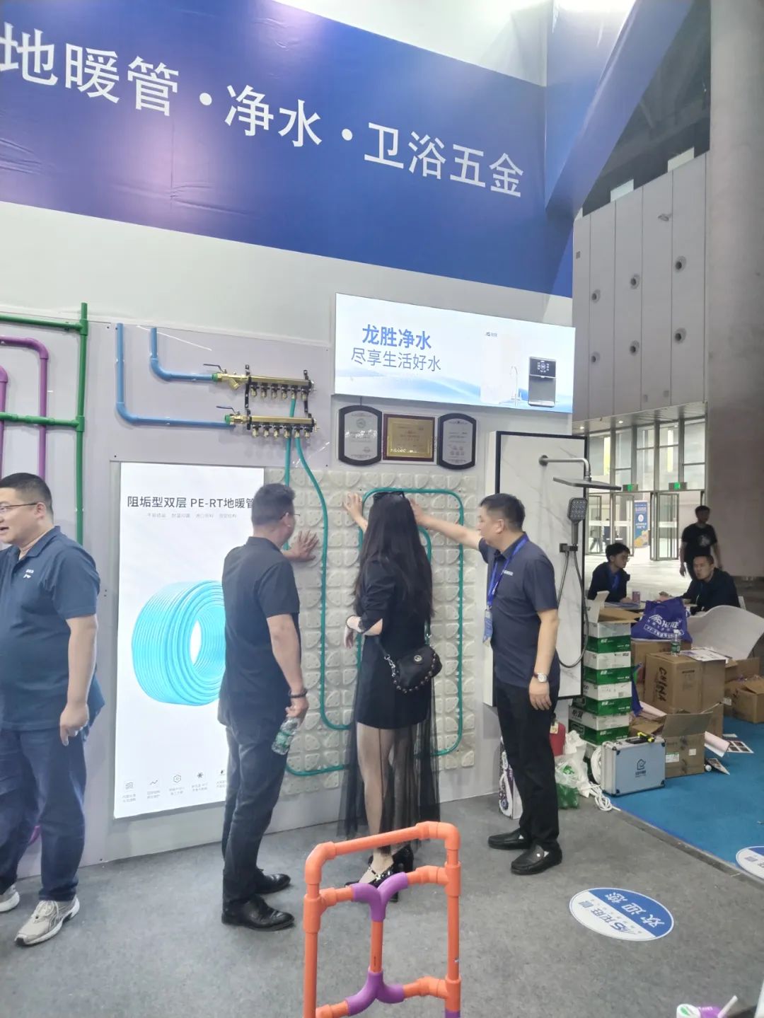 龍勝管2025成都建博會(huì)：用科技重塑健康，以藝術(shù)定義未來